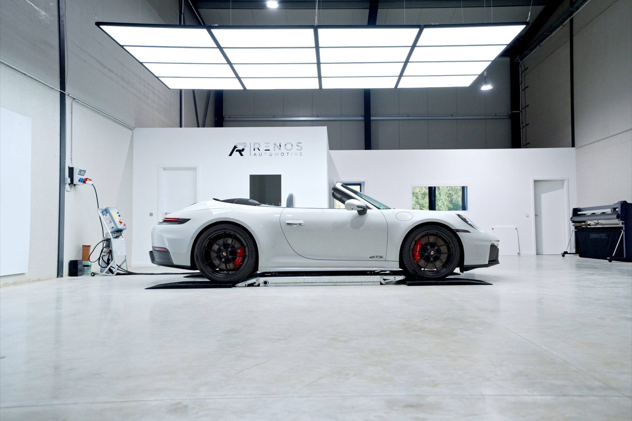 Porsche 992.2 Carrera 4 GTS Cabrio XPEL PPF